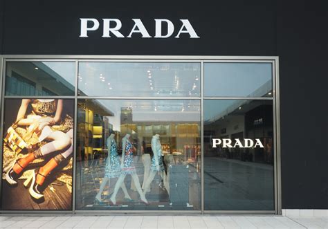 prada outlet store civitanova marche